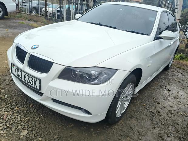 BMW 320i 2009 White