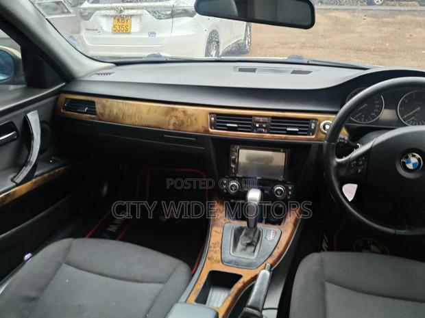 BMW 320i 2009 White