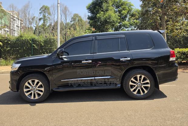 Toyota Land Cruiser 4.6 V8 ZX 2011 Black