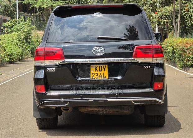 Toyota Land Cruiser 4.6 V8 ZX 2011 Black