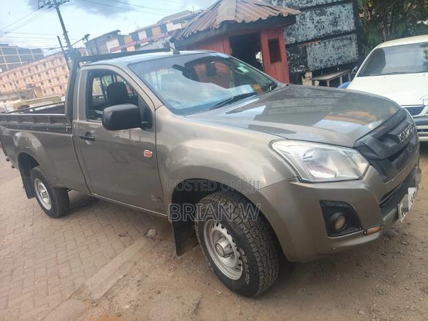 Isuzu D-MAX 2021 Ivory