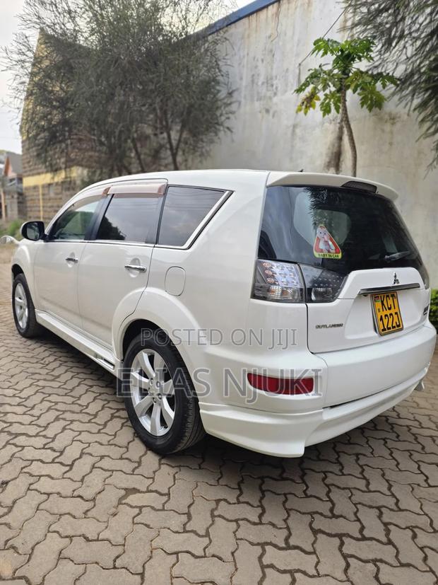 Mitsubishi Outlander 2012 Pearl