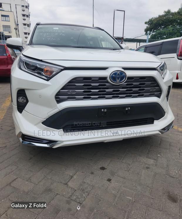 Toyota RAV4 2020 White