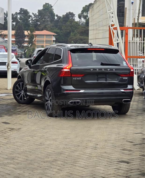 Volvo XC60 2021 Gray
