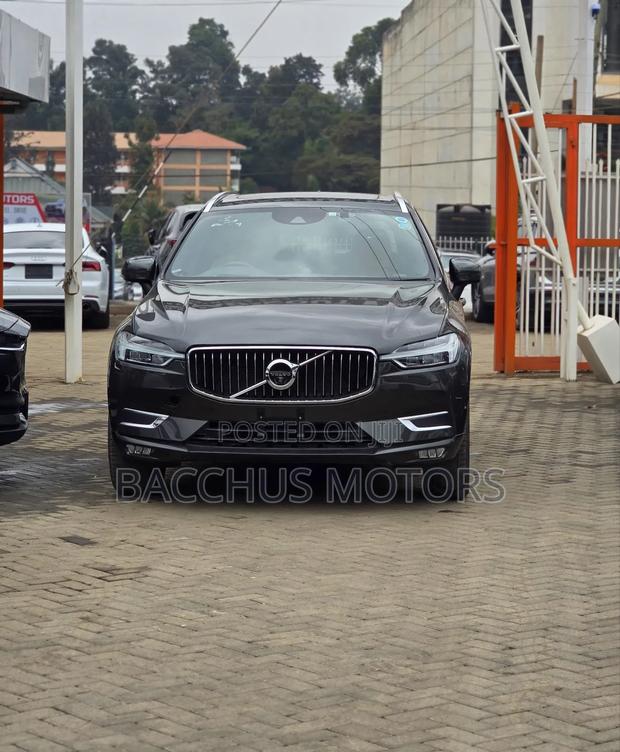 Volvo XC60 2021 Gray