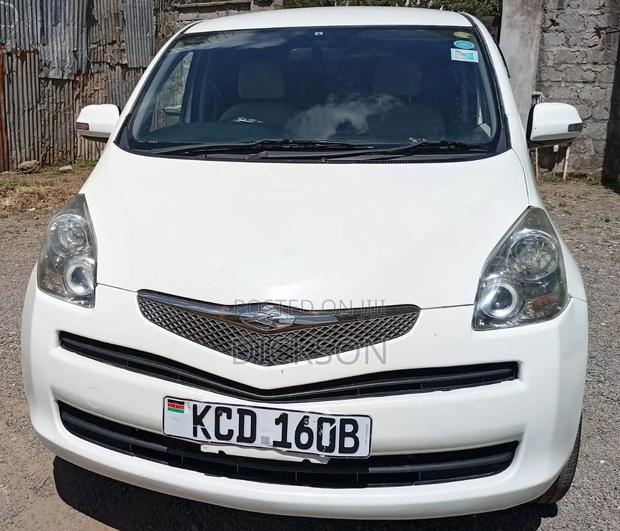 Toyota Ractis 2009 White