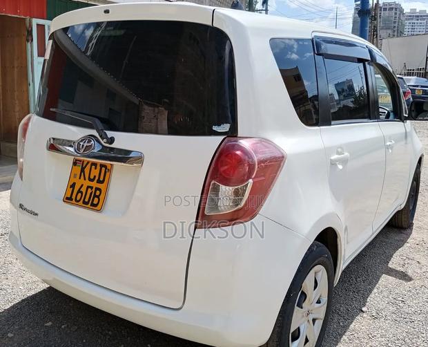 Toyota Ractis 2009 White