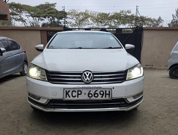 Volkswagen Passat 2011 White