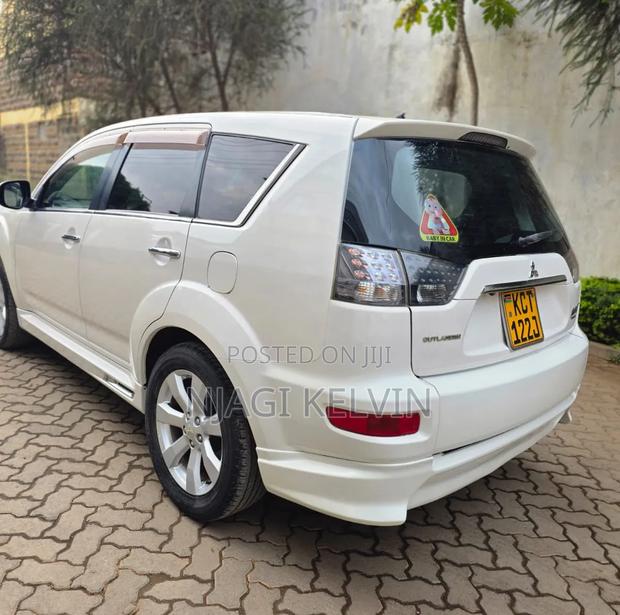 Mitsubishi Outlander 2012 Pearl