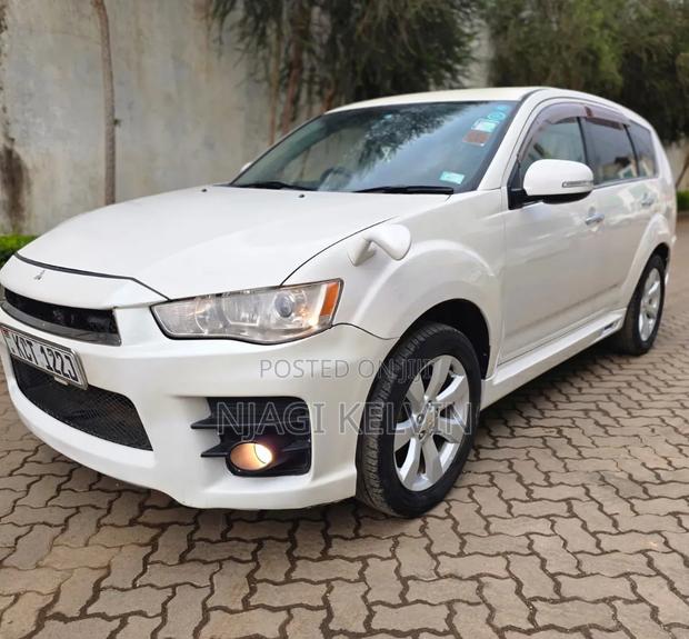 Mitsubishi Outlander 2012 Pearl