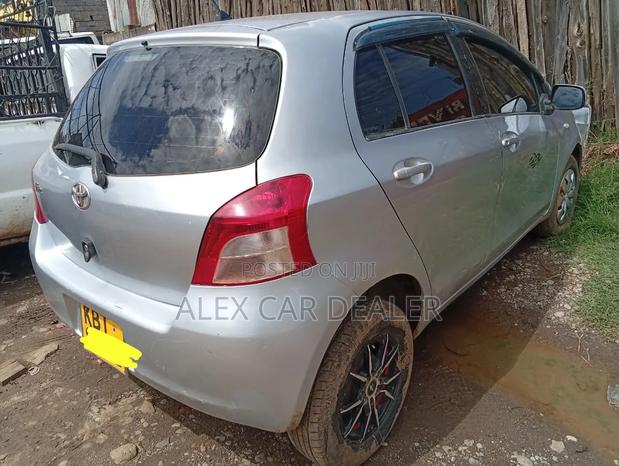 Toyota Vitz 2006 Silver