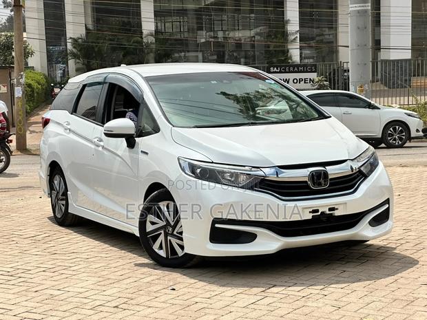 Honda Fit Shuttle 2018 Pearl