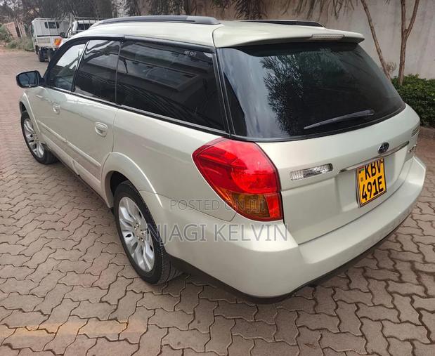 Subaru Outback 2006 Gold