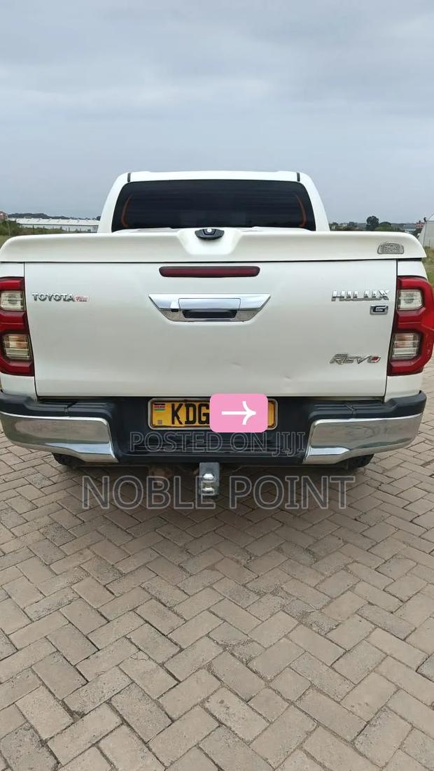 Toyota Hilux 2016 White