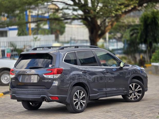 Subaru Forester 2018 Gray