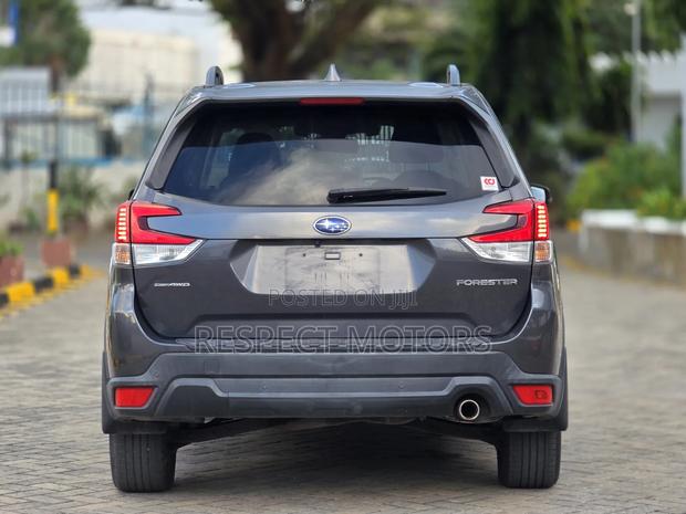 Subaru Forester 2018 Gray