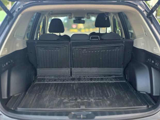 Subaru Forester 2018 Gray