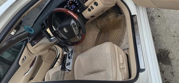 Toyota Crown 2013 White