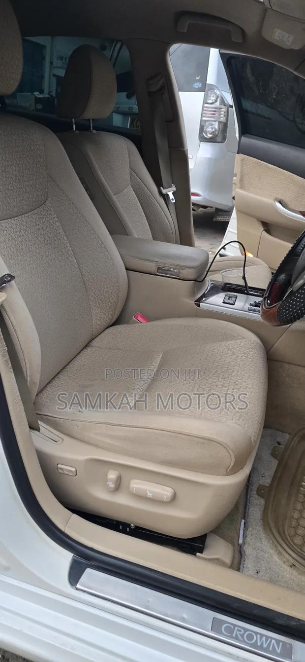 Toyota Crown 2013 White
