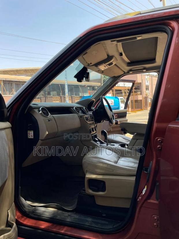 Land Rover Discovery 2010 Red