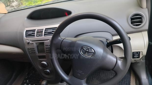 Toyota Belta 2009 Blue