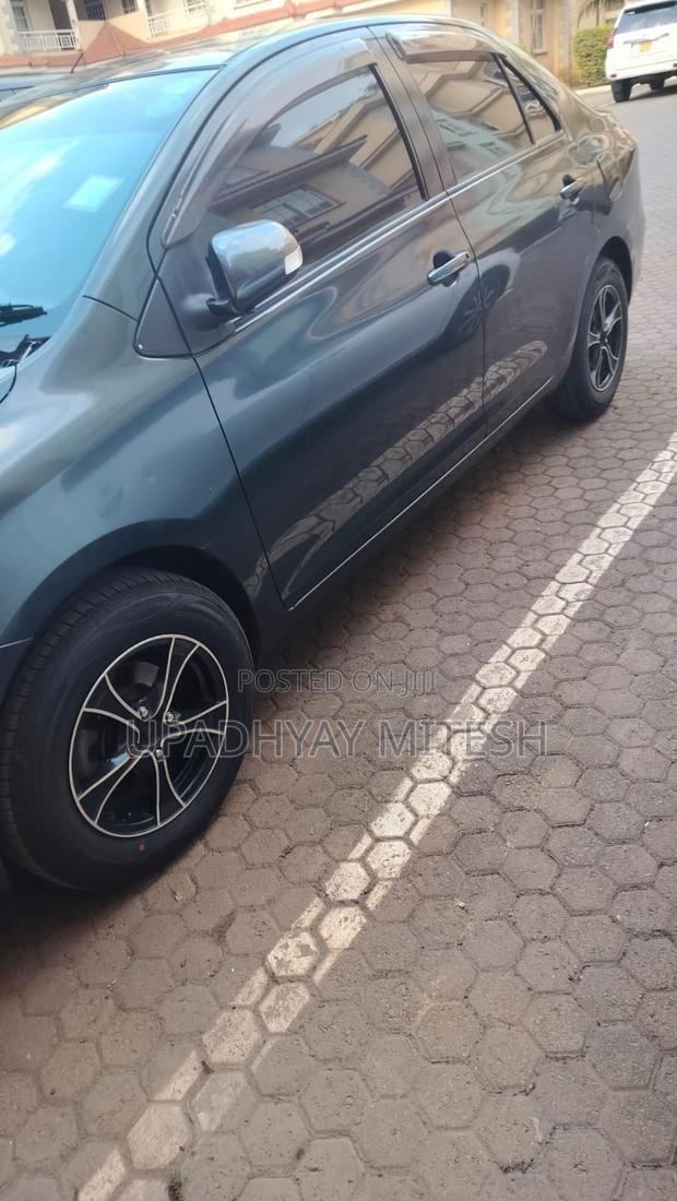 Toyota Belta 2009 Blue