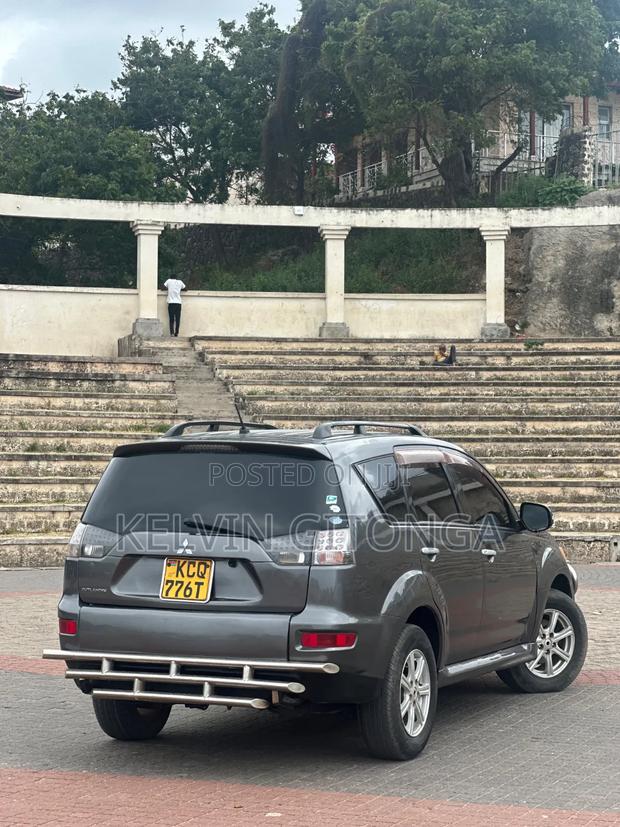 Mitsubishi Outlander 2012 Gray