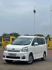 Toyota Noah 2014 White for sale