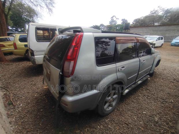 Nissan X-Trail 2002 Silver