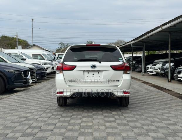 Toyota Corolla Fielder 2019 White