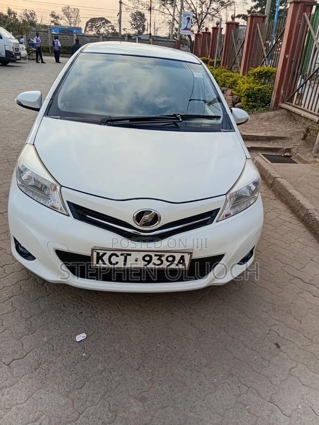 Toyota Vitz 2012 Pearl