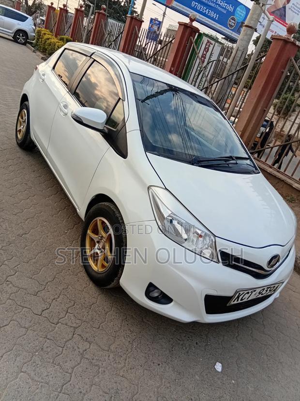 Toyota Vitz 2012 Pearl