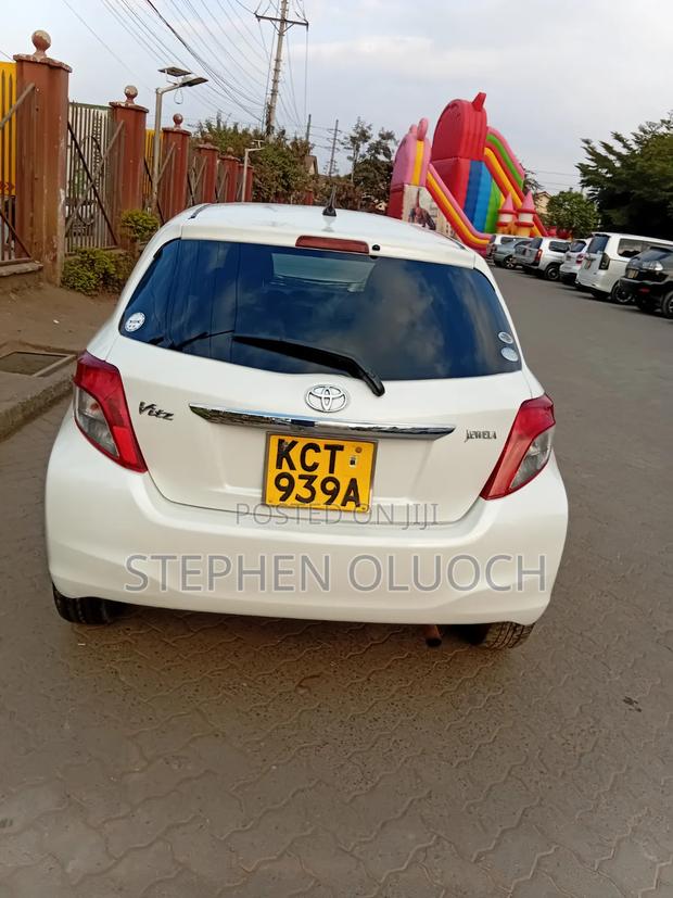 Toyota Vitz 2012 Pearl