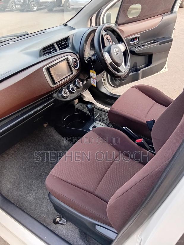 Toyota Vitz 2012 Pearl
