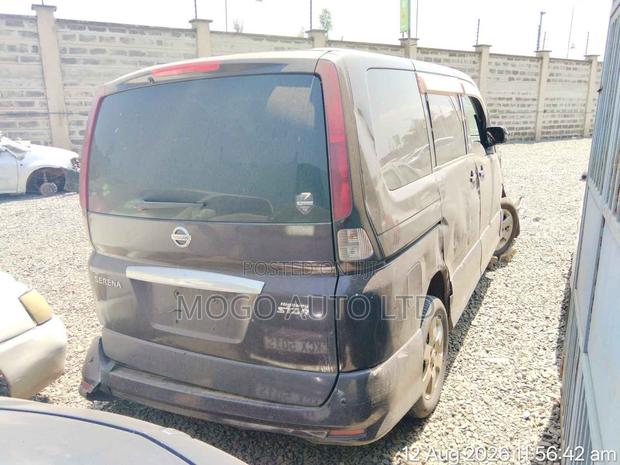 Nissan Serena 2010 Purple