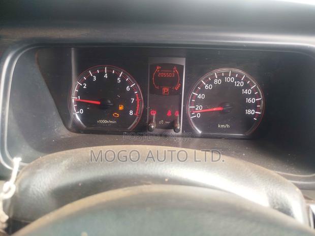 Nissan Serena 2010 Purple
