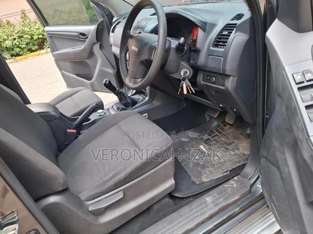 Isuzu D-MAX 2022 Gray