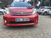 Toyota ISIS 2010 Red for sale