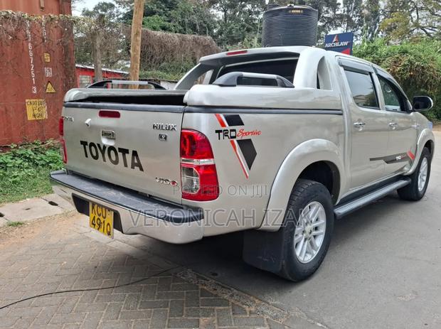 Toyota Hilux 2013 Silver
