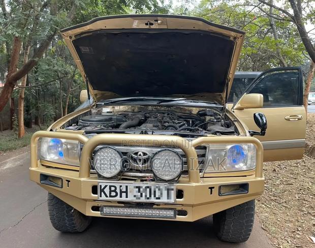Toyota Land Cruiser 2003 Gold