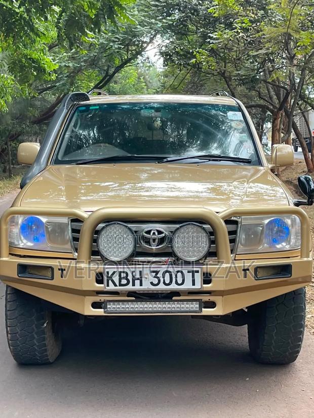 Toyota Land Cruiser 2003 Gold