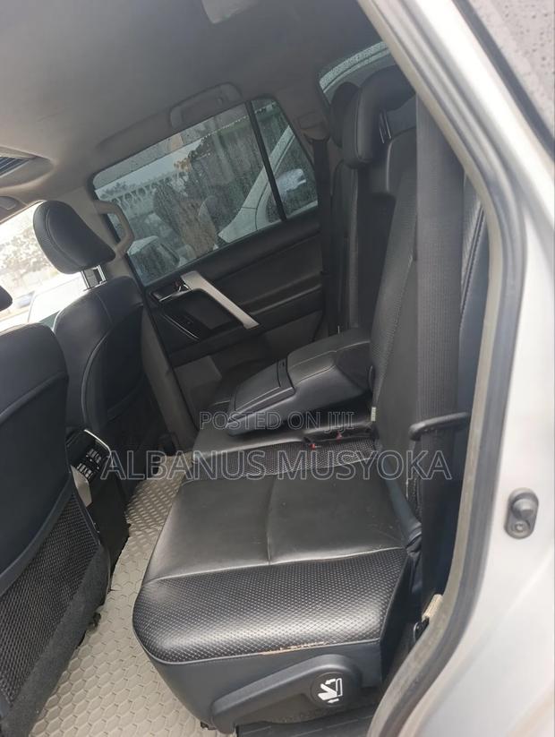 Toyota Land Cruiser Prado 2012 Silver