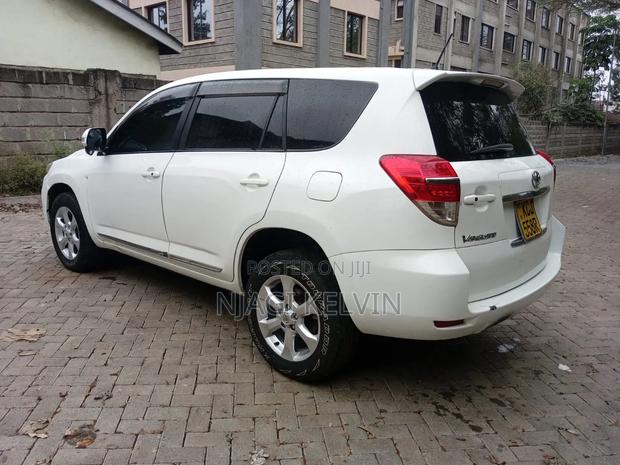Toyota Vanguard 2009 Off white