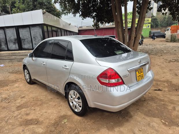 Nissan Tiida 2007 Silver