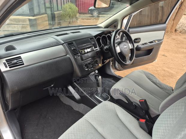 Nissan Tiida 2007 Silver