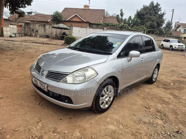 Nissan Tiida 2007 Silver