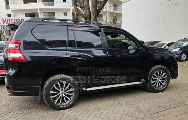 Toyota Land Cruiser Prado 2014 Black