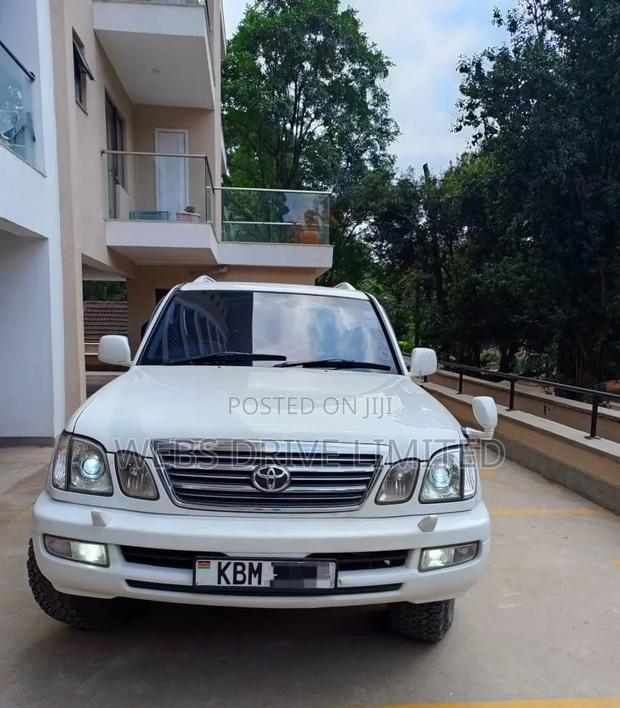 Toyota Land Cruiser 2006 White