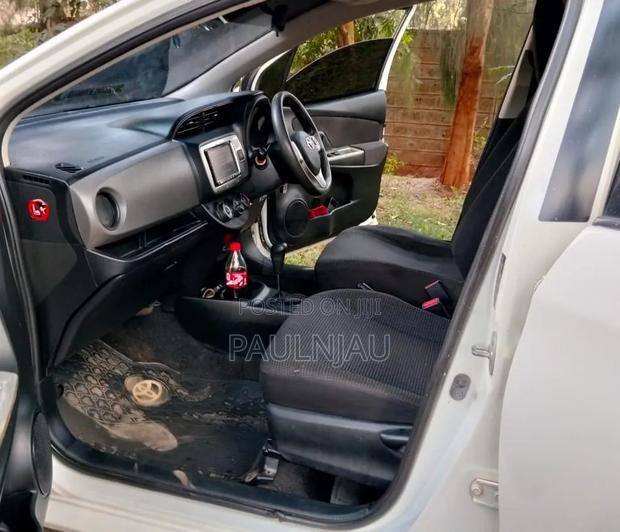 Toyota Vitz 2015