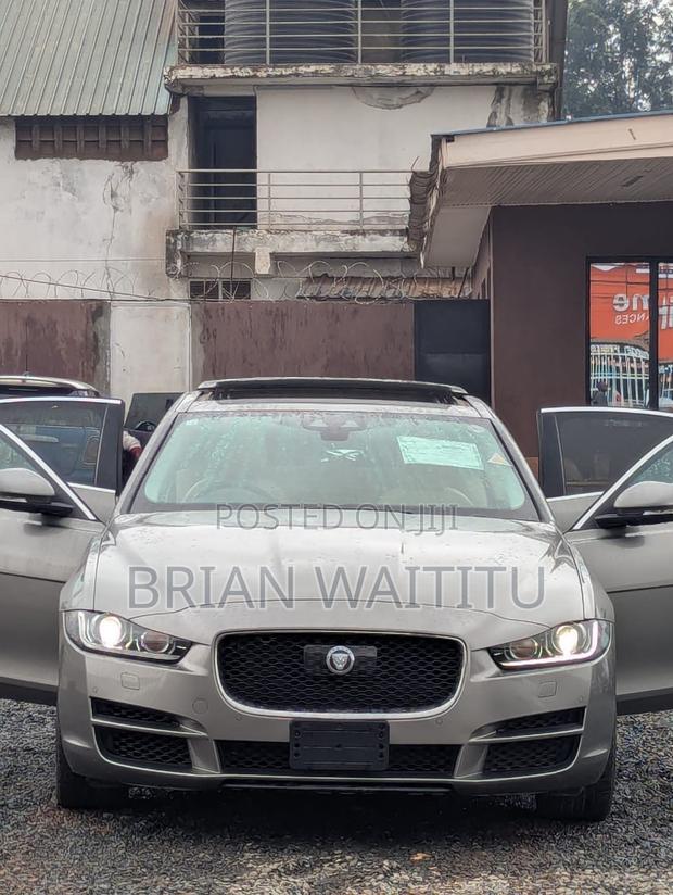 Jaguar XE 2018 Beige